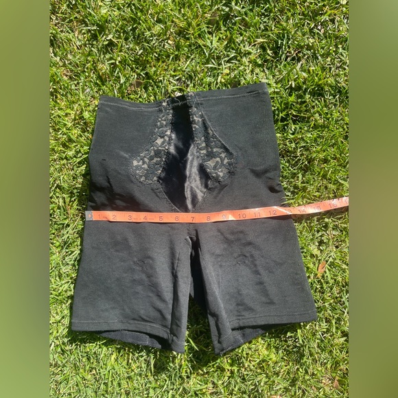 60s Vintage Black Girdle Shorts w Lace Detailing - Picture 6 of 7